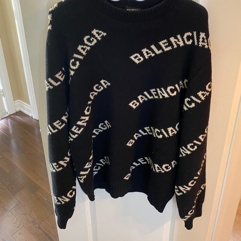 Balenciaga all over Logo Sweater - Men’s